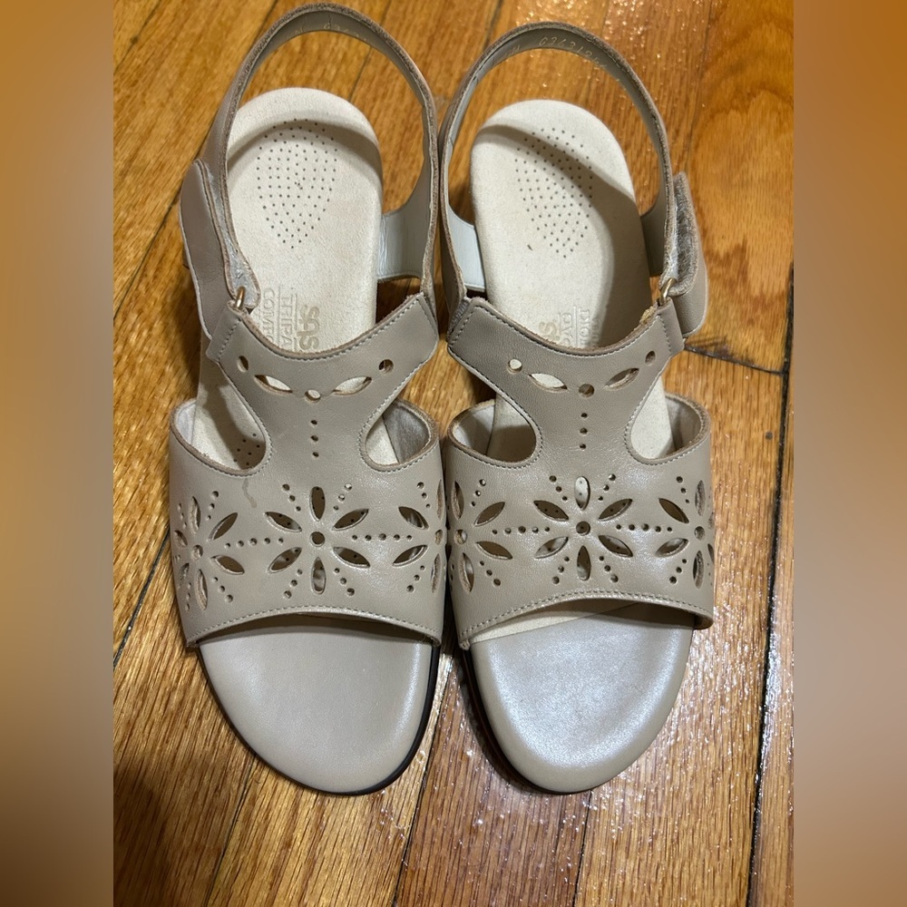 SAS Women's Sunburst Cream Sandals Shoes Cut Out Strap Leather Tripad Comfort